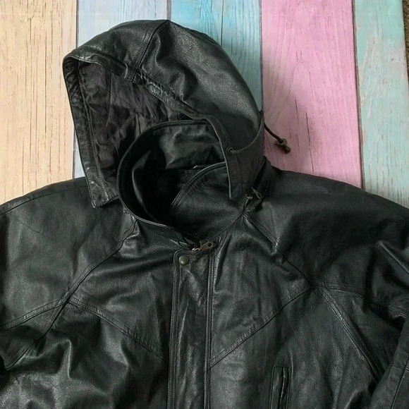 Men’s belted vintage leather jacket with removable hood - Picture 9 of 10